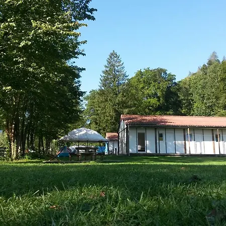 Riverlodge Tcs Training & Freizeit Ag ホステル インターラーケン